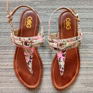 GBG Los Angeles Pink and Brown Floral Sandals with T-Strap Design